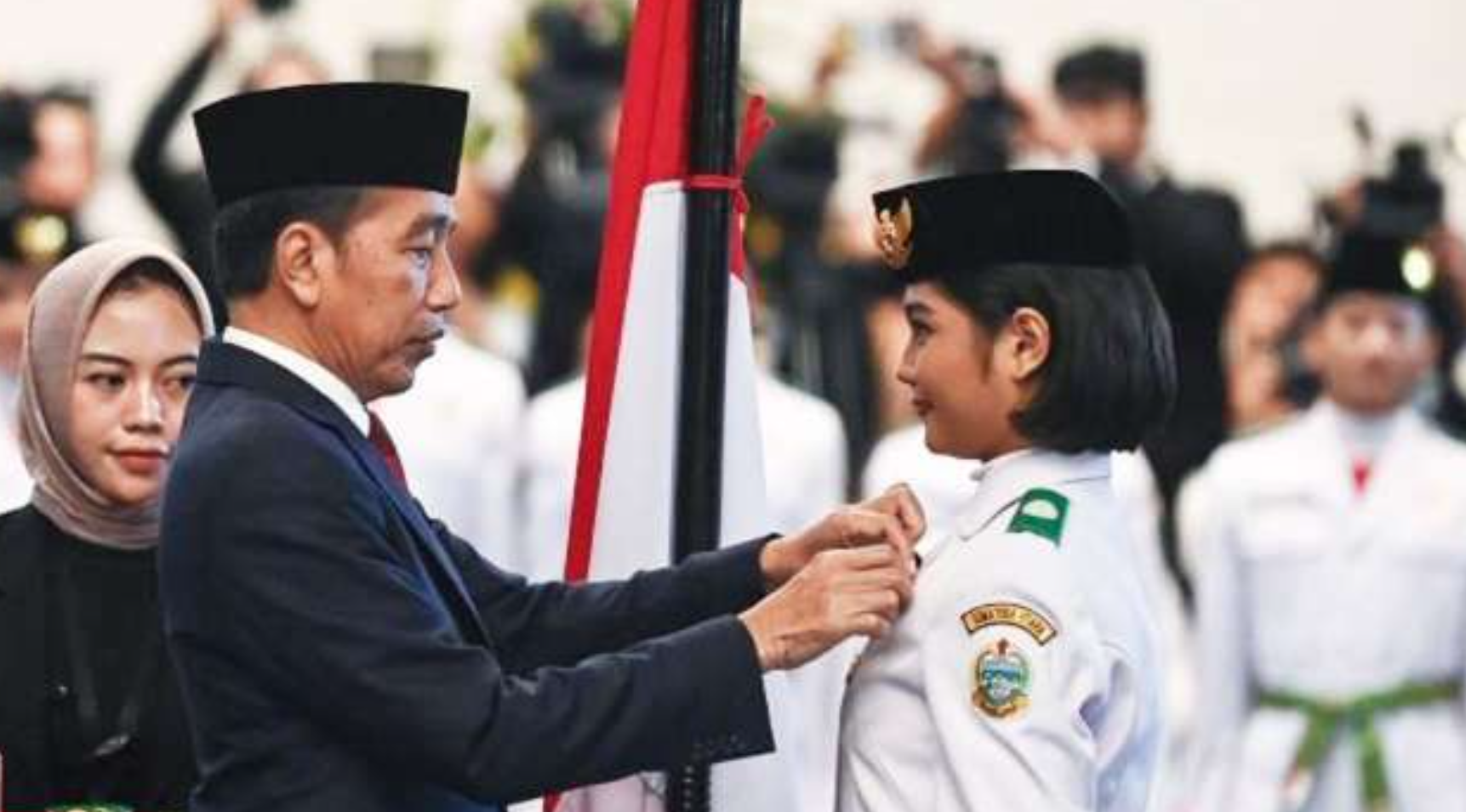 Sosok Muda Berprestasi Pembawa baki bendera