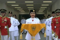 Sosok Muda Berprestasi Pembawa baki bendera