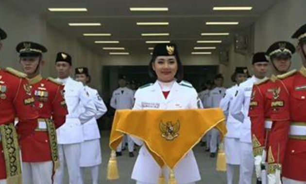 Sosok Muda Berprestasi Pembawa baki bendera